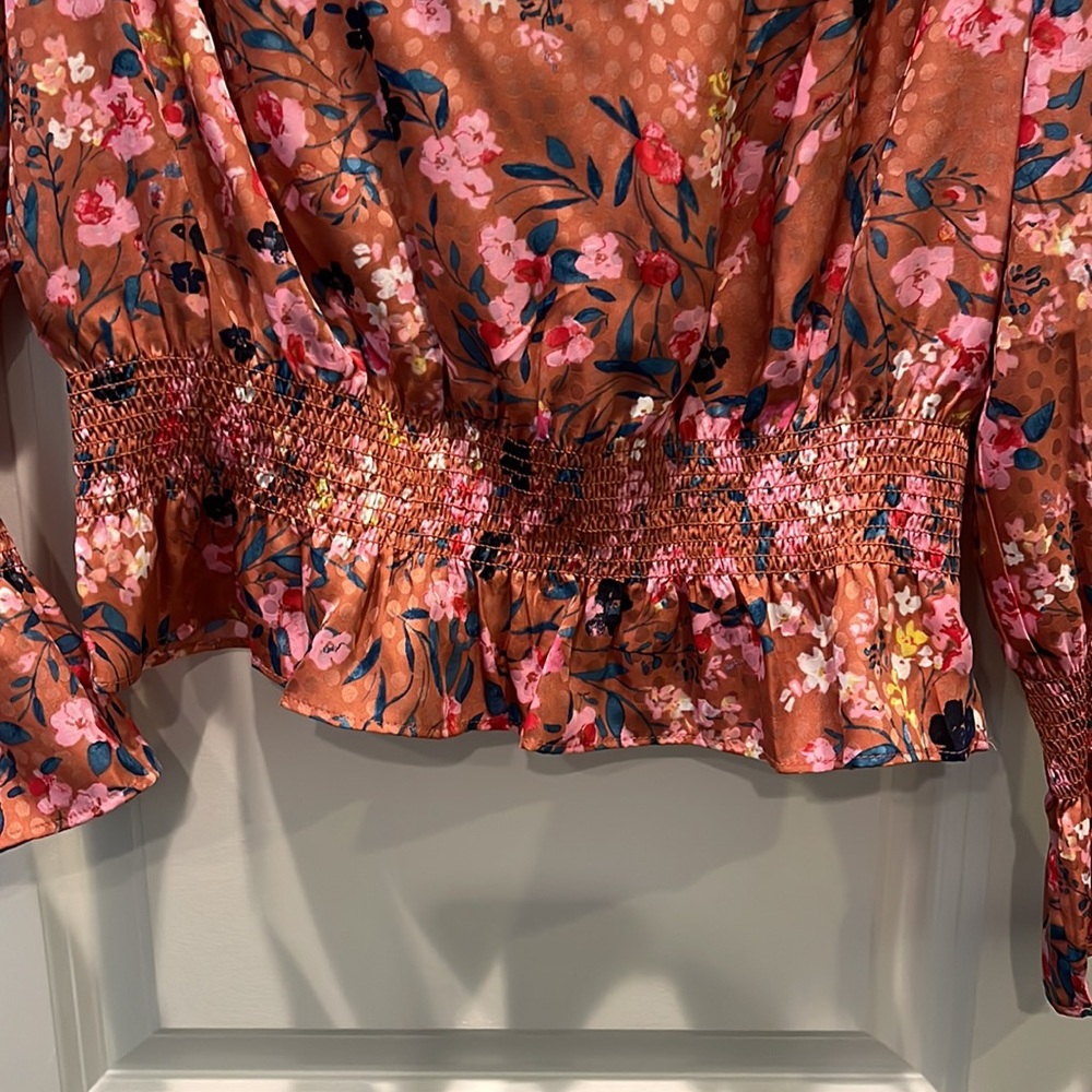 Ann Taylor light rust, pink, blue smocked sleeve and waist blouse size M NWT - Picture 4 of 8